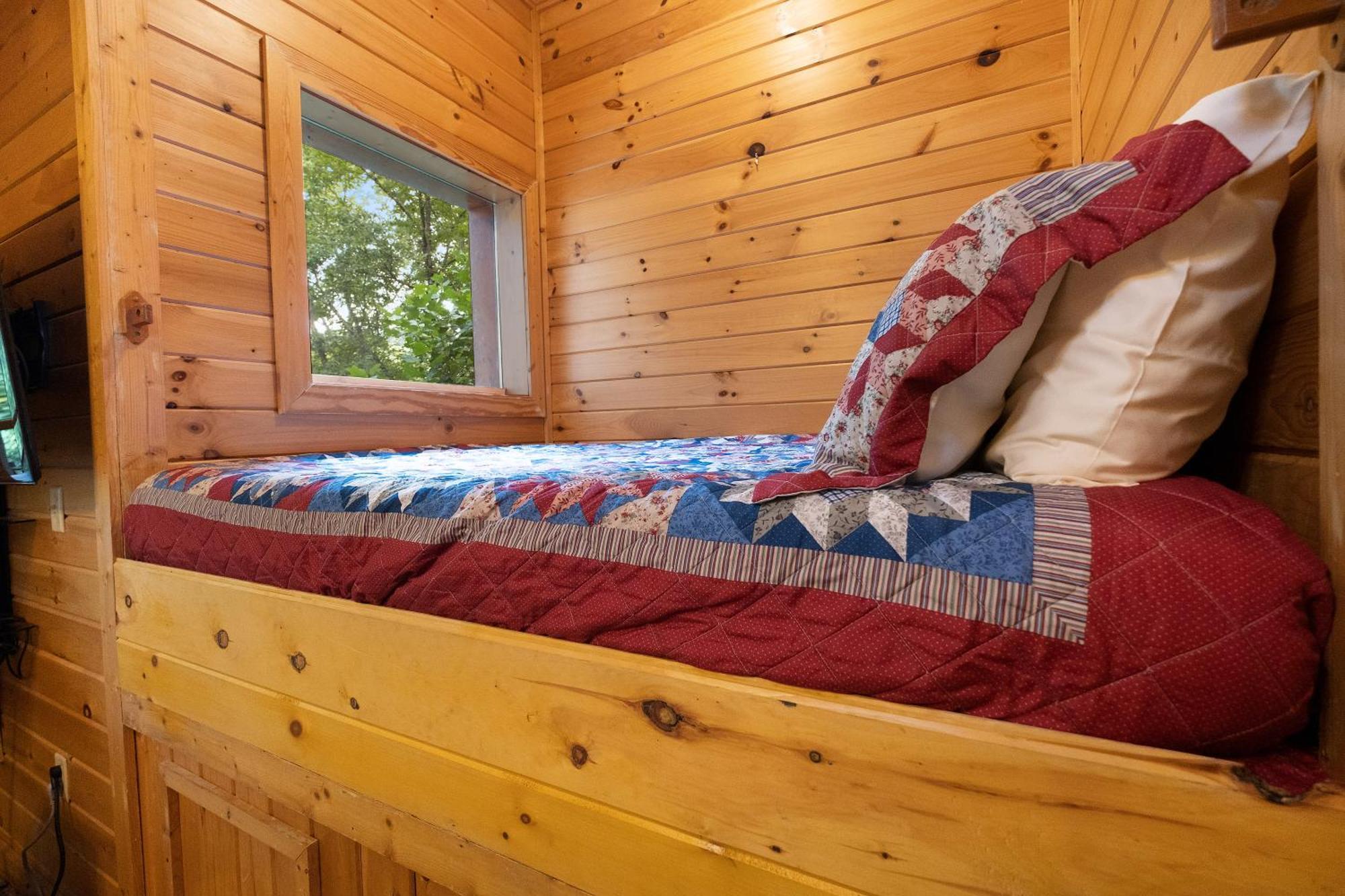 Private Smoky Mountain Luxury Log Home With 2 Fireplaces, Hot Tub & Community Pool Сивиървил Екстериор снимка
